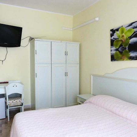 Le Mimose Bed and Breakfast Πεσκάρα Εξωτερικό φωτογραφία