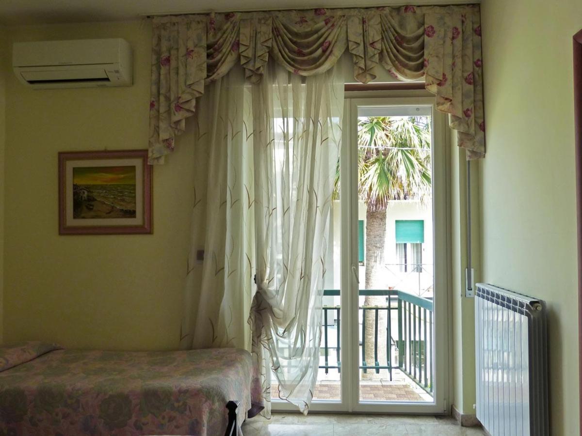 Le Mimose Bed and Breakfast Πεσκάρα Εξωτερικό φωτογραφία
